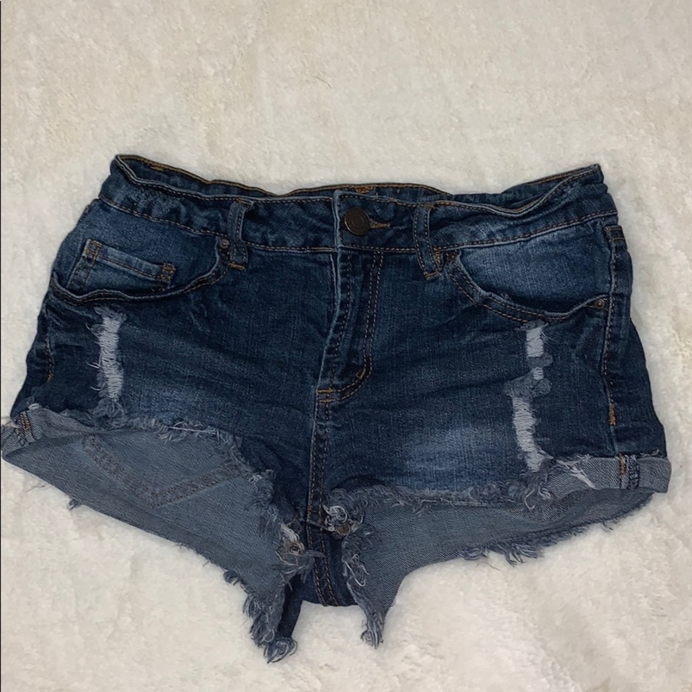 Summer ripped style denim shorts🌀
